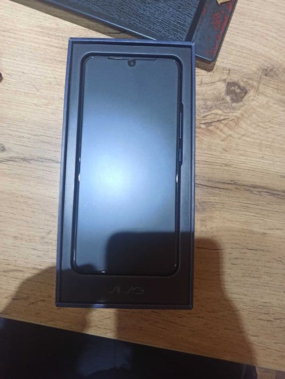 Телефон Vivo v21 — 2