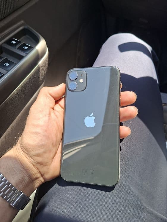 Iphone 11 128 talik yaxshi xolatda — 2