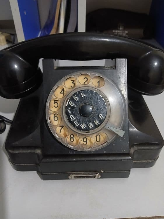 telefon 1967 yilda chiqarilgan ishlidi — 2