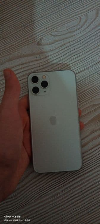 iPhone 11 pro 64 gb — 1