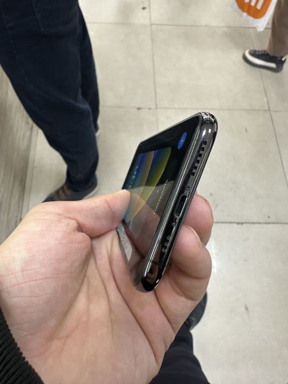 Iphone 11 pro 64 gb — 6