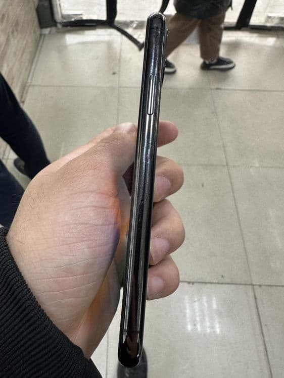 Iphone 11 pro 64 gb — 7