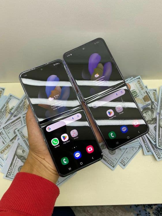 Samsung Galaxy z flip 4 — 2