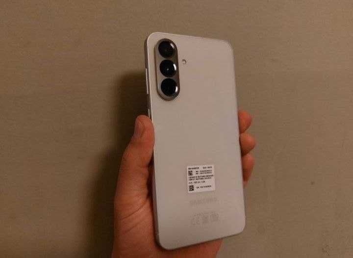 Samsung Galaxy A56 5G 8/256 — 3