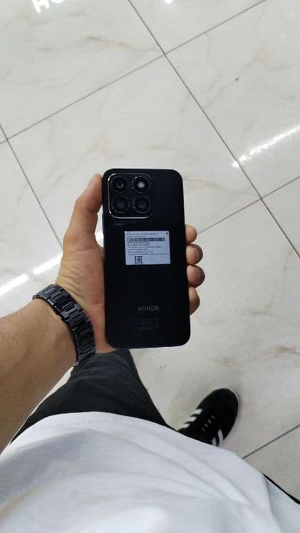 Honor X8b 8/128 rangi qora xolati idyal — 1