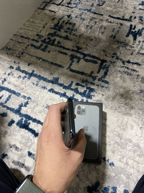 iPhone 11 pro 512 gb — 4