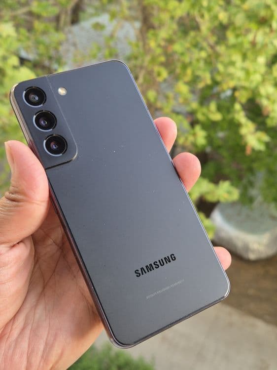 Samsung s22  5G 256gb — 1