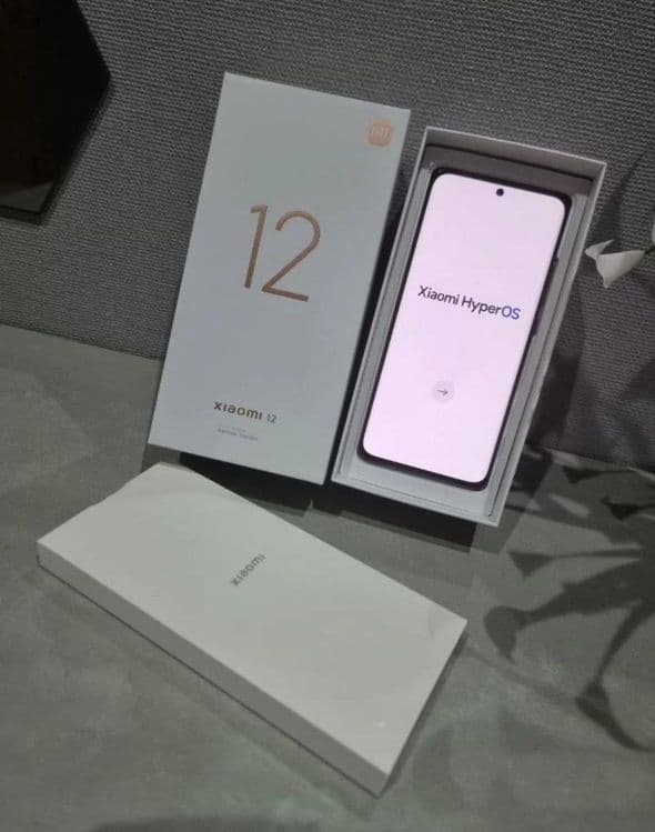 Xiaomi 12 5G 8/256 — 2