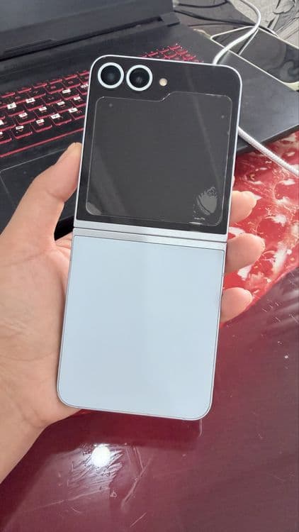 samsung zflip6 — 1