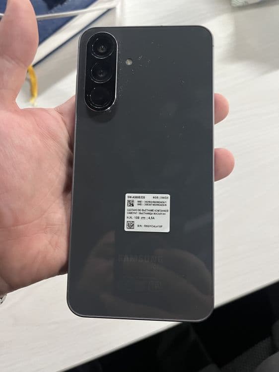 Срочно Samsung Galaxy A56 8/256 Vietnam идеал все родное без царапин — 4