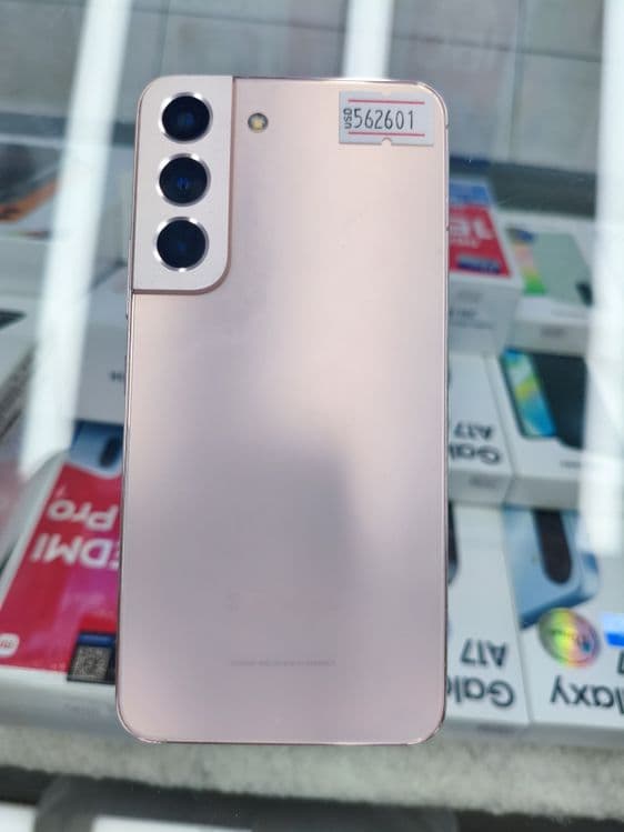 Samsung Galaxy S22 5G — 2