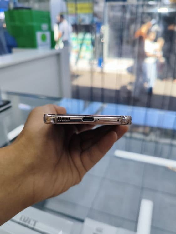 Samsung Galaxy S22 5G — 5