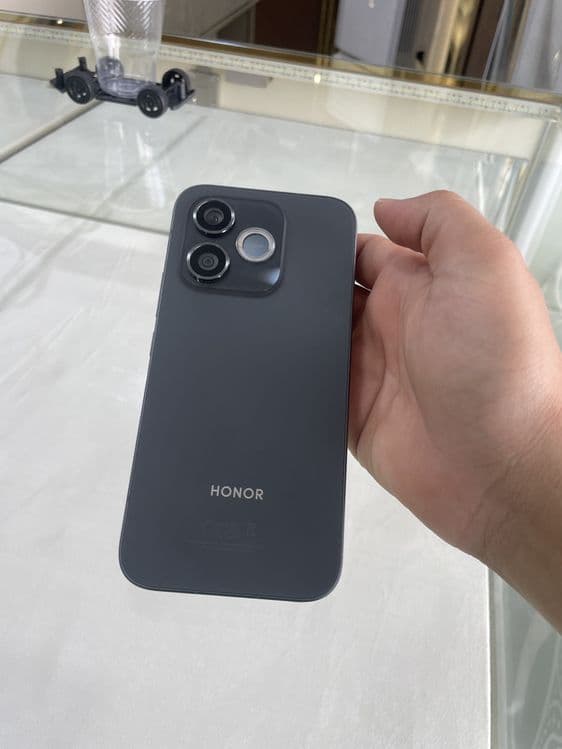 Honur 600 lite sotiladi 256 gb joyi noviy telefon — 2