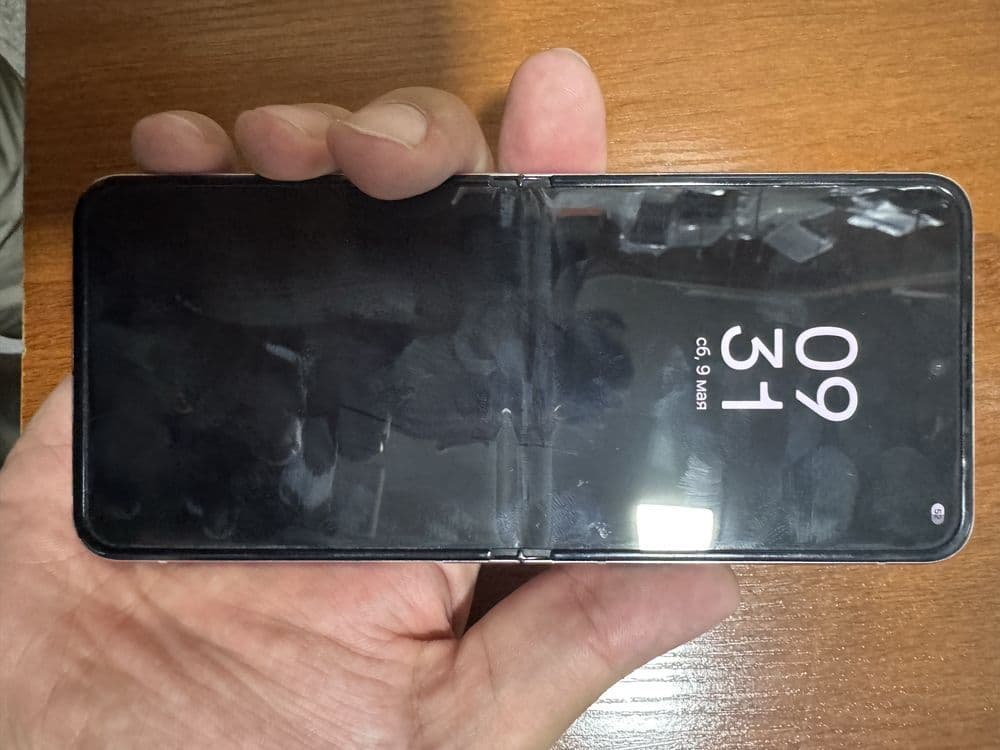Samsung Z Flip 5 продам срочно — 2