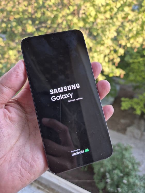 Samsung s23  5G 256gb — 2