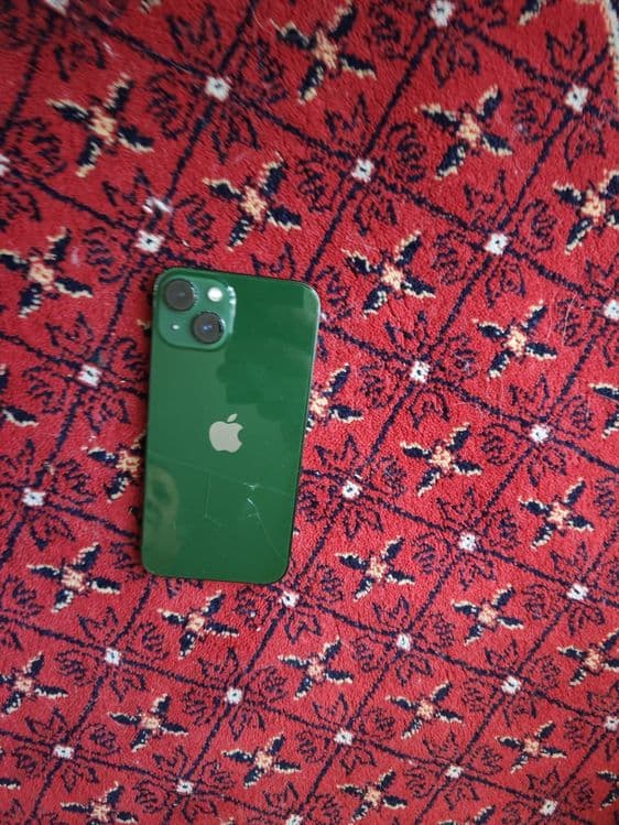 Айфон 13,128,iOS 26,родной — 2
