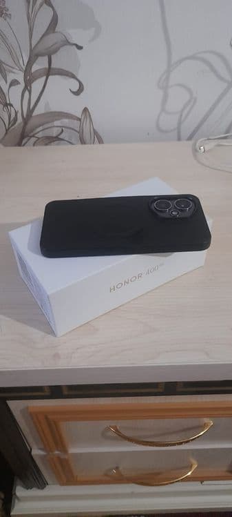 Honor 400 256/12 — 2