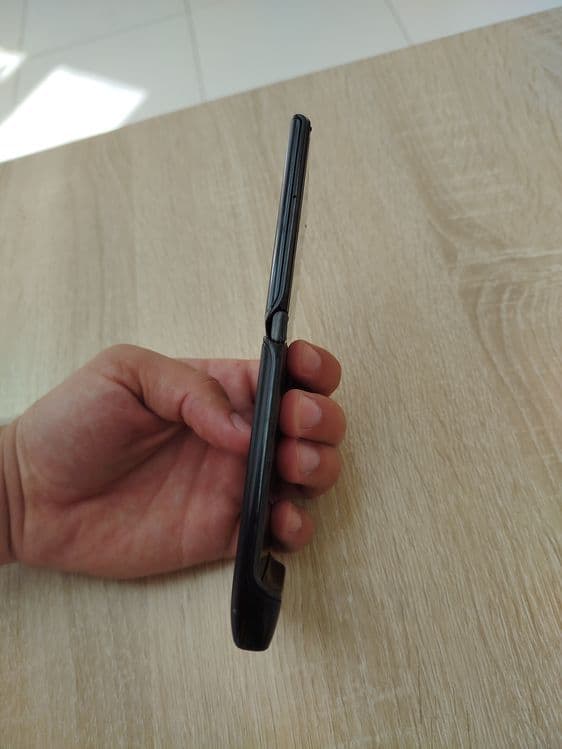 Motorola Razr 6/128 — 3