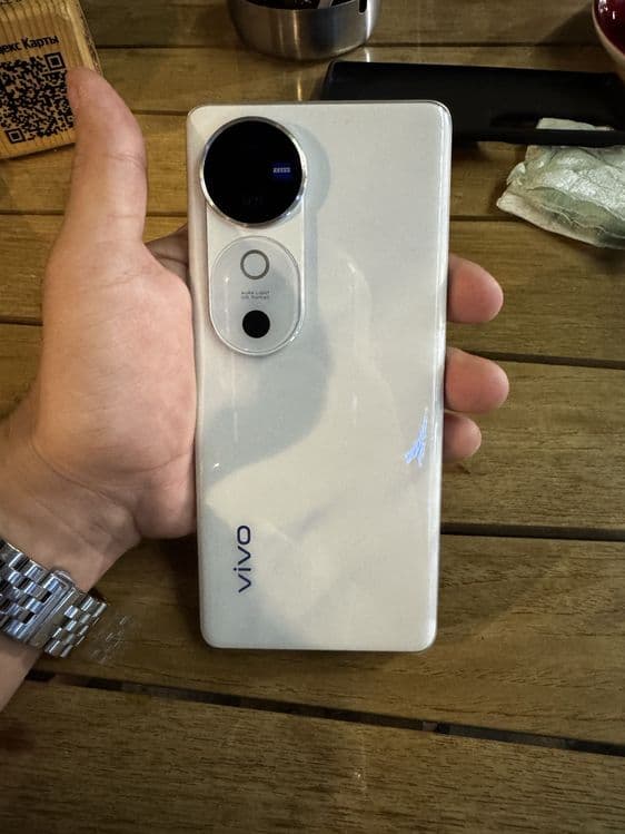Продам Vivo V40, 12/256 ГБ — 3