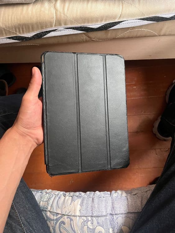 Ipad srochna sotiladi — 1