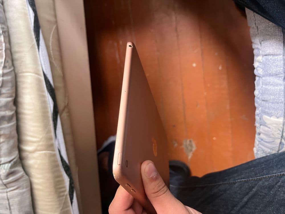 Ipad srochna sotiladi — 3