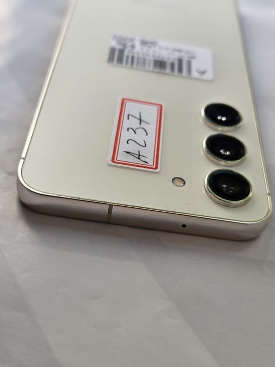 Samsung s23 5G 256gb Garatya bor — 5