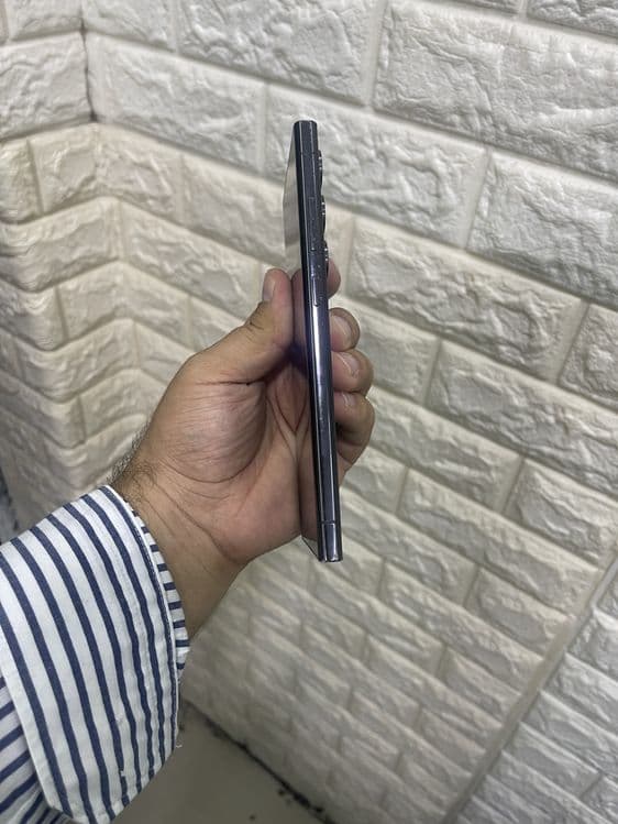 Samsung S23 Ultra Black — 6