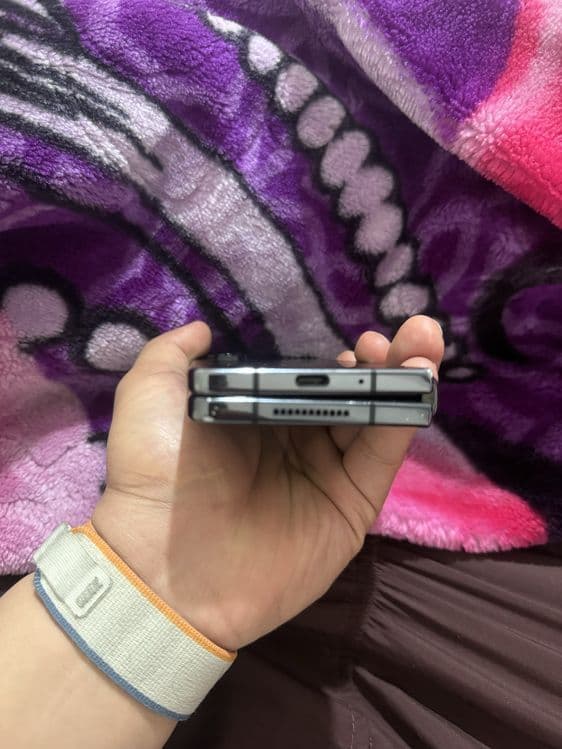 Samsung Z Fold 4 12/256 — 4