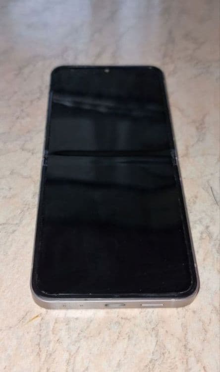 Samsung Flip Z6. — 3