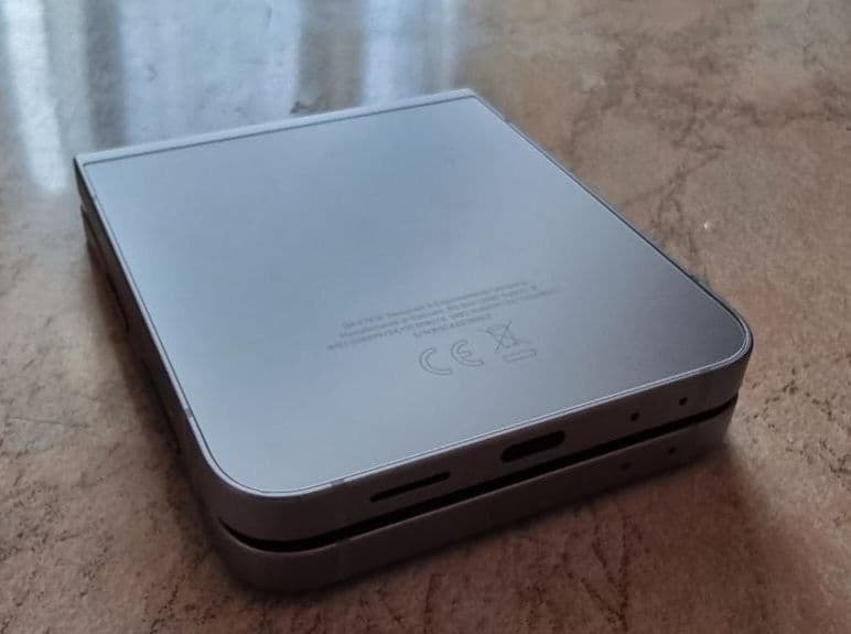 Samsung Flip Z6. — 6