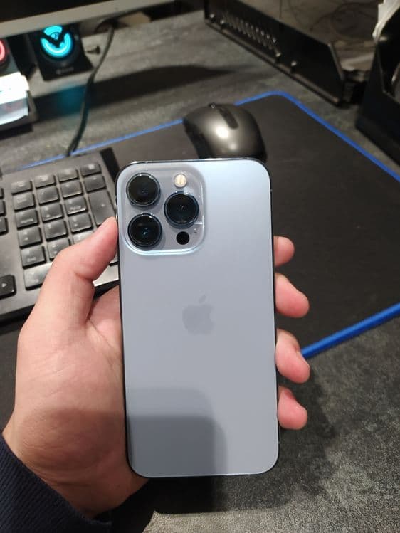 iPhene 13 pro 256 gb 2 ta simkartali 78% karobka dakumenti bor — 6