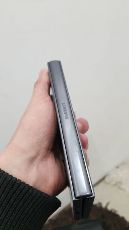 Samsung  galaxy fold 4
Xotira: 12/512
Xolati: 10/9 korpusda bita 2 ta — 3