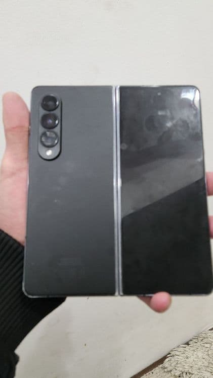 Samsung  galaxy fold 4
Xotira: 12/512
Xolati: 10/9 korpusda bita 2 ta — 6