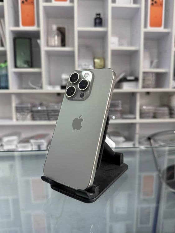 Iphone 15 pro idial — 2