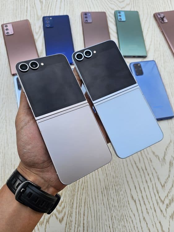 Samsung Galaxy Z Flip 6 (5G). OzU 12/256 GB. Garantya bor. Ime o'tkan — 1