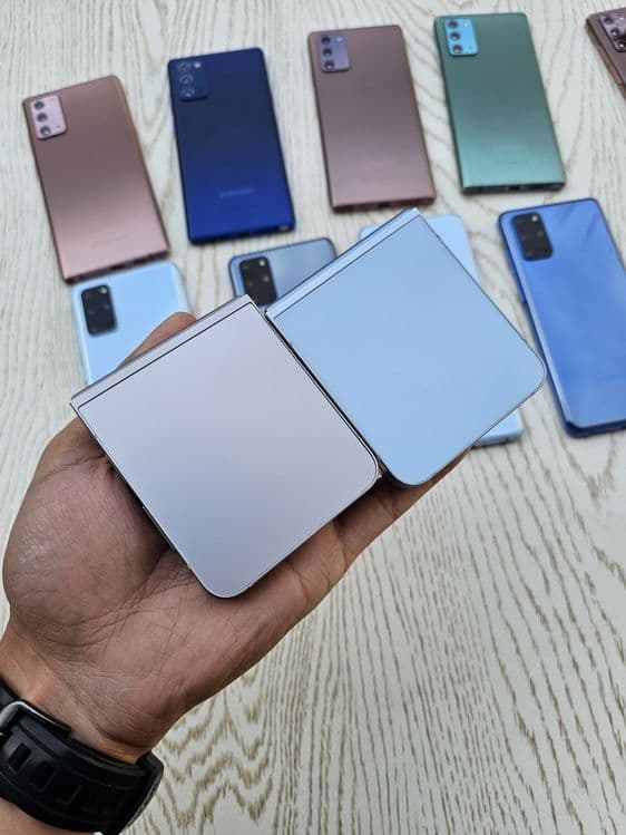 Samsung Galaxy Z Flip 6 (5G). OzU 12/256 GB. Garantya bor. Ime o'tkan — 2
