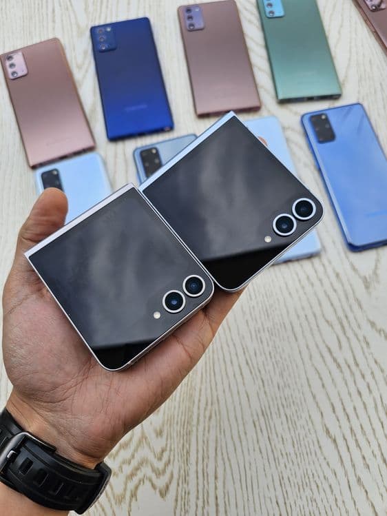 Samsung Galaxy Z Flip 6 (5G). OzU 12/256 GB. Garantya bor. Ime o'tkan — 3