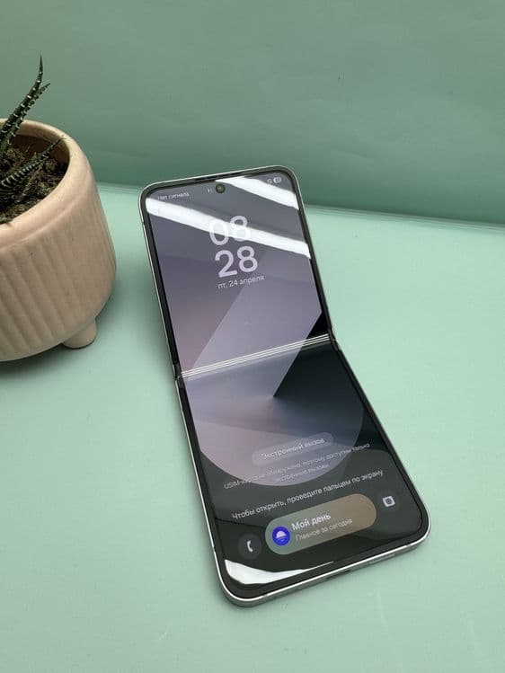 Samsung z flip 6 12/512Gb — 8