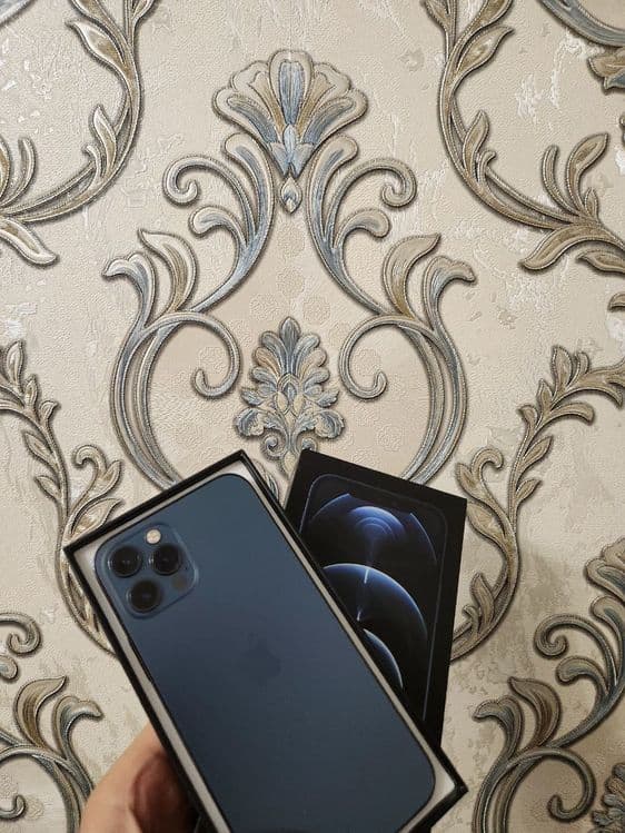 iphone 12 pro коробка имеется — 2