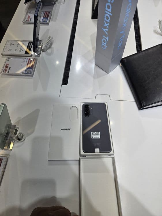 Samsung Galaxy A57 5G — 2
