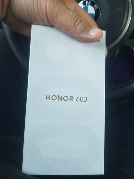 honor 600 8/256 qora — 2