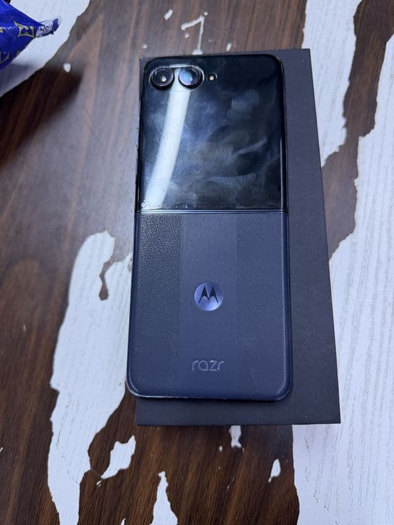 Matorola razr + 50 ultra 2024 12/256 — 3