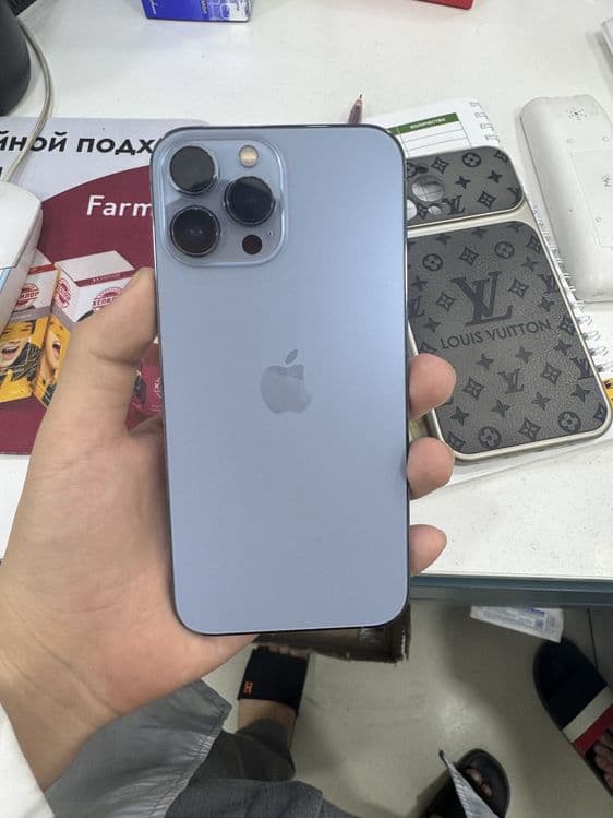 Iphoni 13 pro max 256 — 1