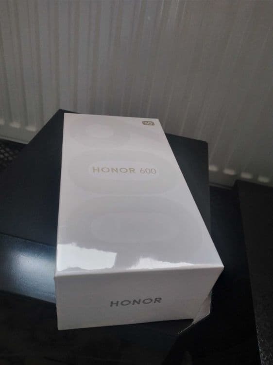 Honor 600 8/512.GB och qaymorang — 1
