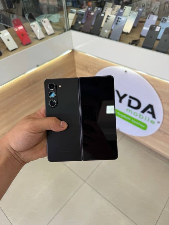 Samsung z fold 5 — 4
