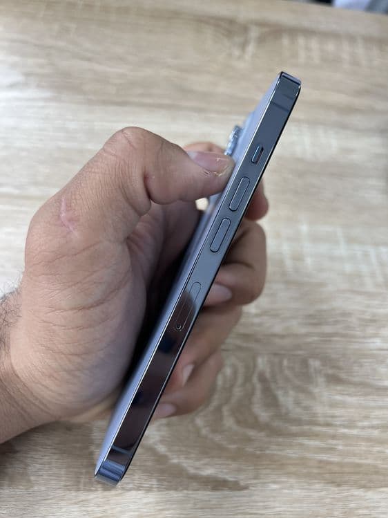 iPhone 13 pro – 128gb — 5