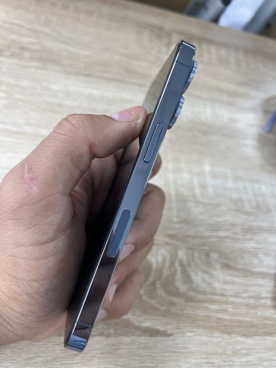 iPhone 13 pro – 128gb — 6