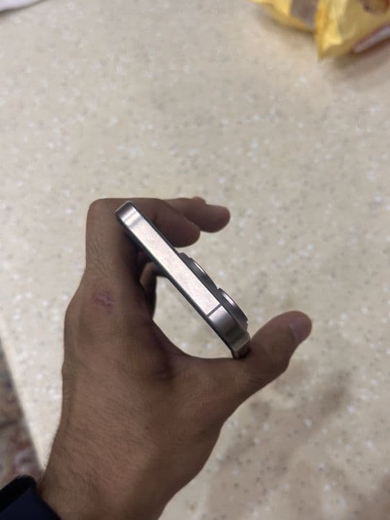 Iphone 15 pro 86% batarey — 1