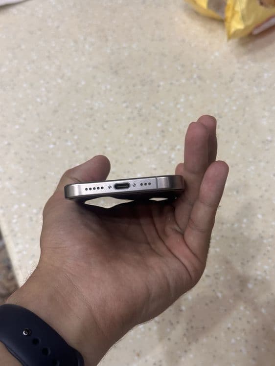 Iphone 15 pro 86% batarey — 2
