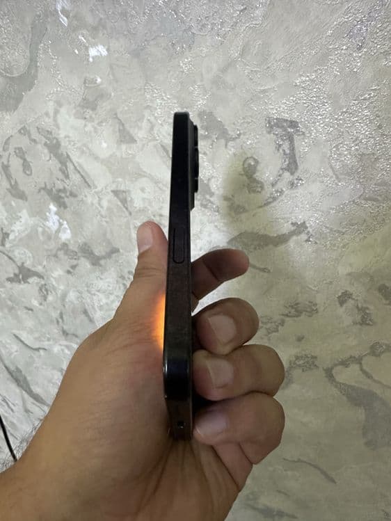 Iphone 16 pro 128GB — 5